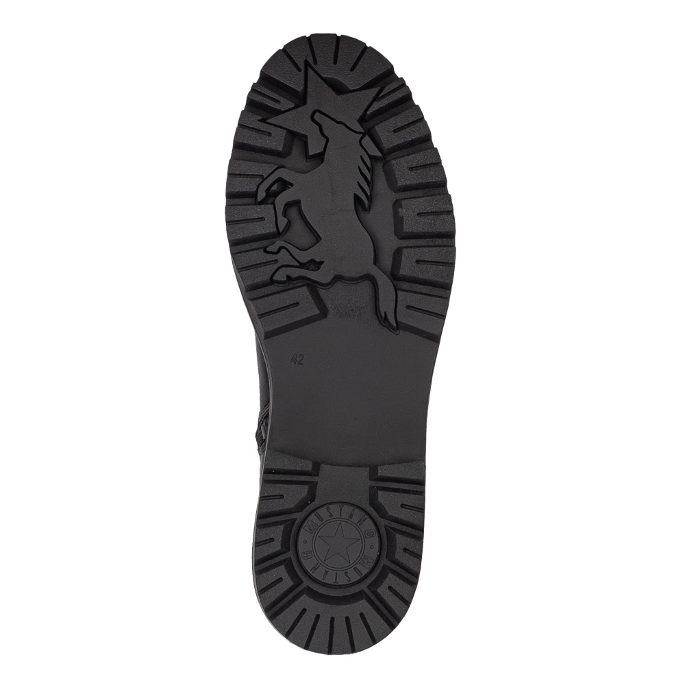 detail Dámská kotníková obuv MUSTANG 1398516-9 černá W2