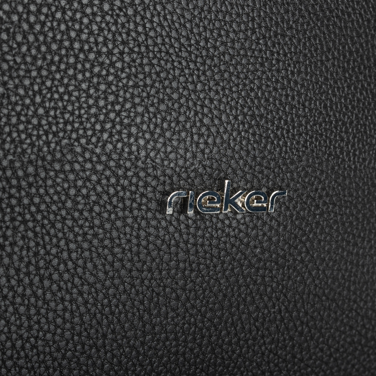 detail Dámská kabelka RIEKER C2234-029 černá W3