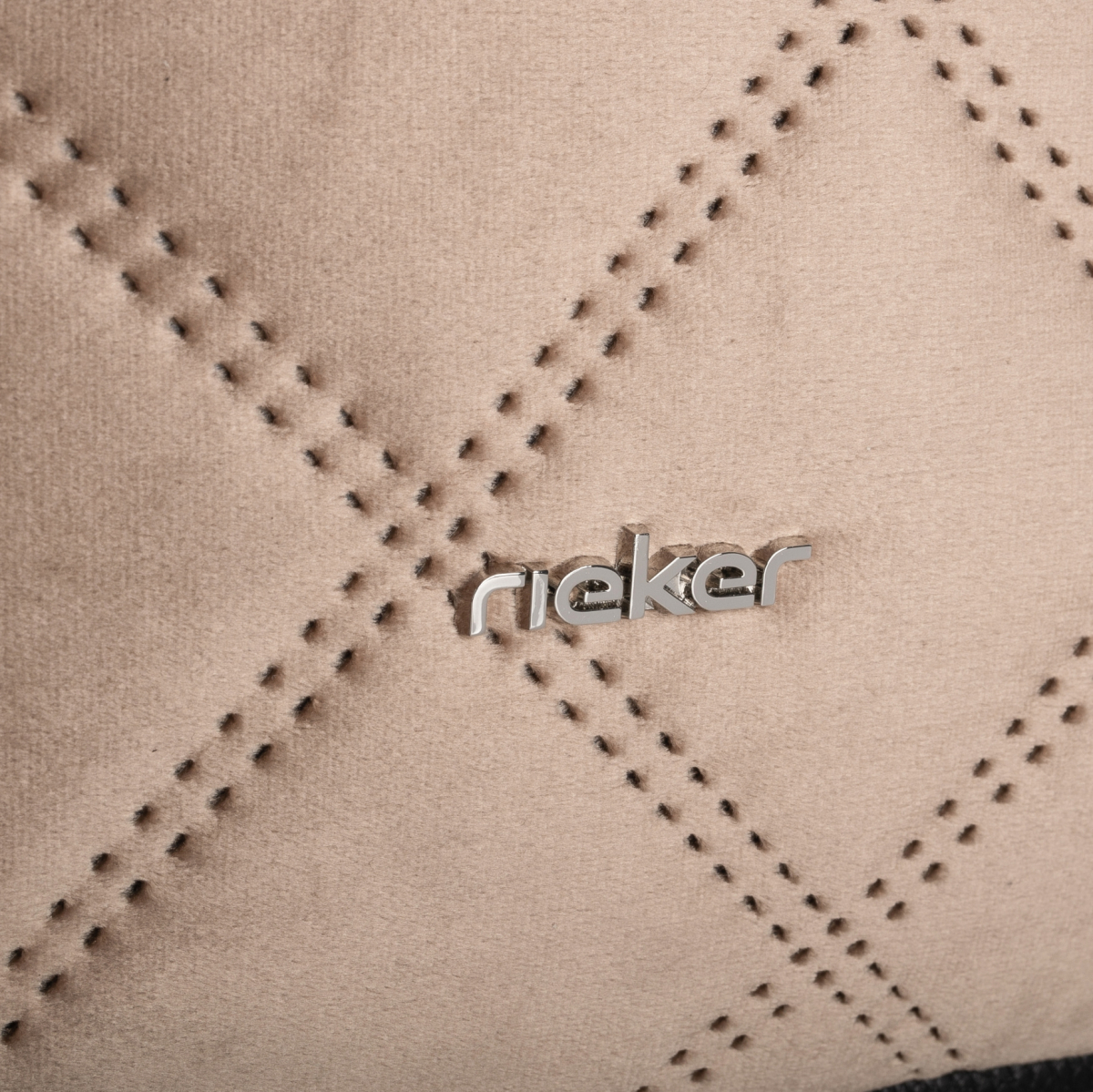 detail Dámská kabelka RIEKER C2234-076 béžová W3